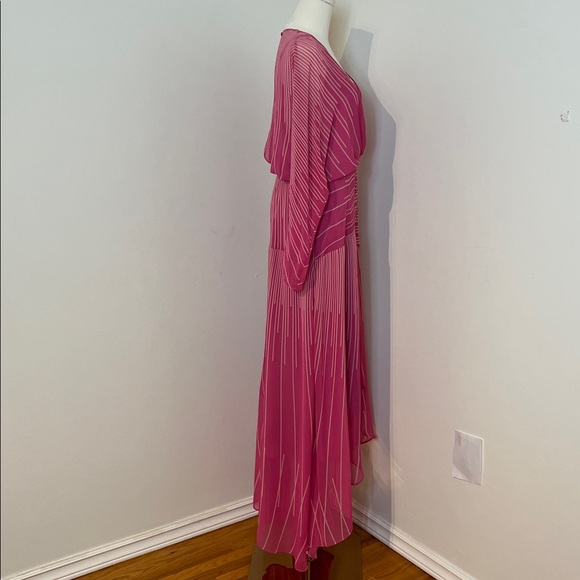 BGBGMAXAZRIA Sunburst High/Low Chiffon Dress - Picture 5 of 17